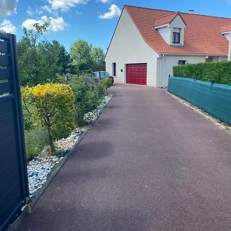 Aux Charmes 2 Bed & Breakfast